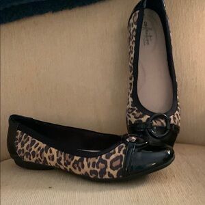 Clarks Gracelin Wind Ballet Flats! Brown and Black 8M